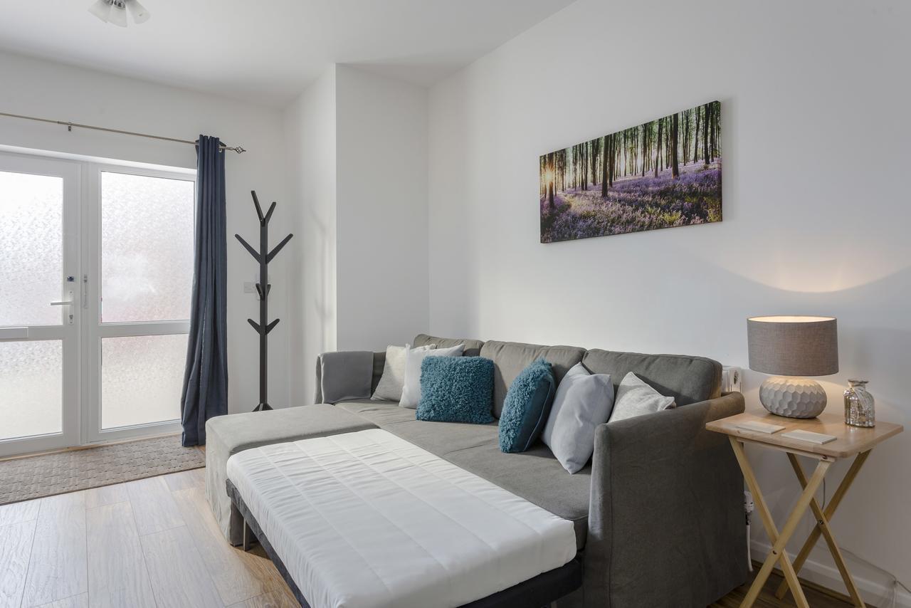 1 Bed Apt Sleeps 4 Luton  Zewnętrze zdjęcie