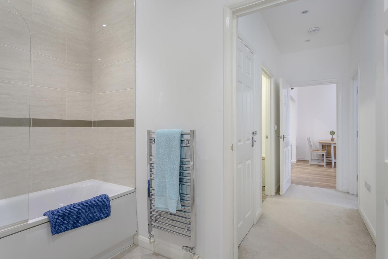 1 Bed Apt Sleeps 4 Luton  Zewnętrze zdjęcie